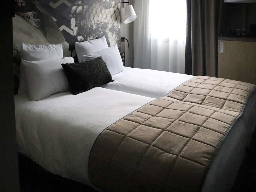 MERCURE PAU PALAIS DES SPORTS 12/67