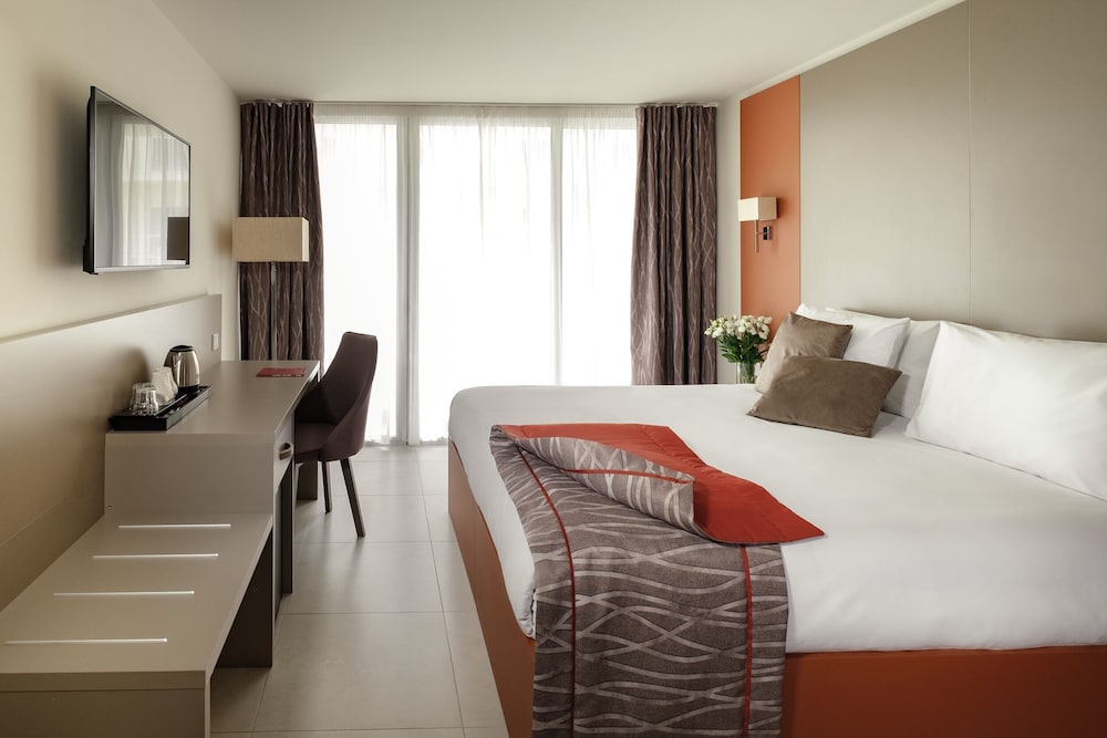 SUPERIOR, DOUBLE OR TWIN BED, SEA VIEW