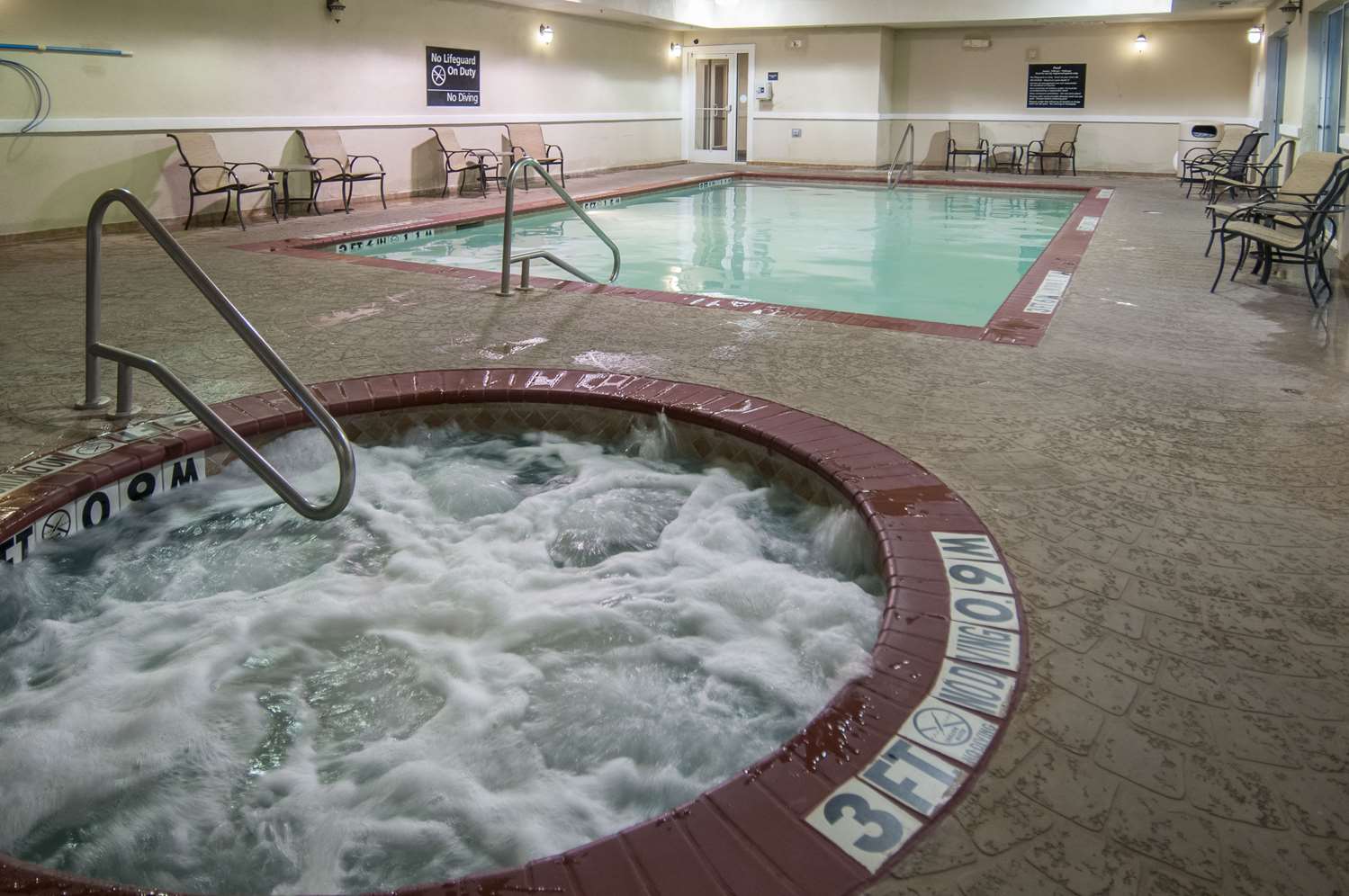 Hampton Inn And Suites Waxahachie 41/76