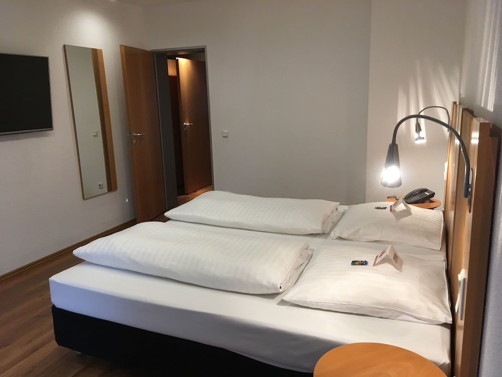 Hotel Amadeus 28/72