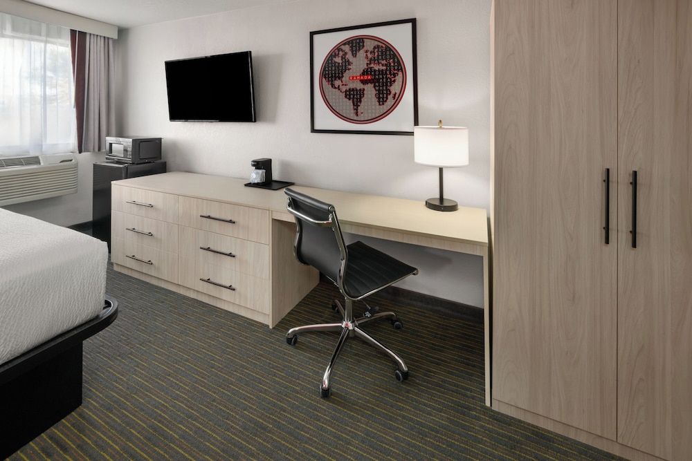 SYLO Hotel Denver Airport, a Ramada by Wyndham 42/57