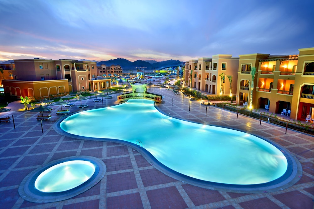Charmillion Club Aqua Park 43/46