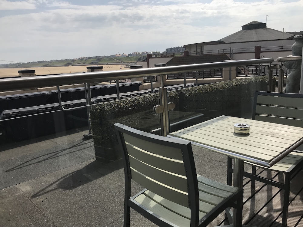 Pier Hotel 28/50