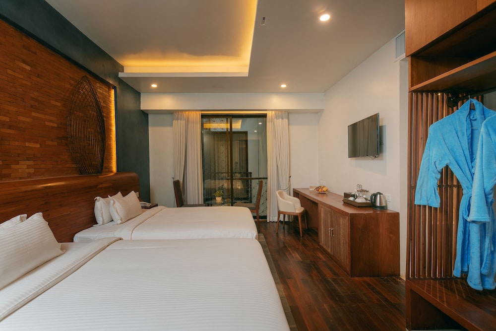 SUITE, TWIN BEDS