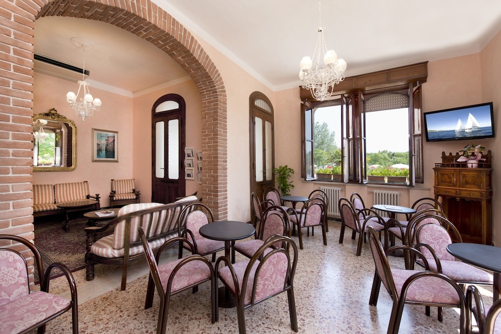 Hotel Stefania 18/36