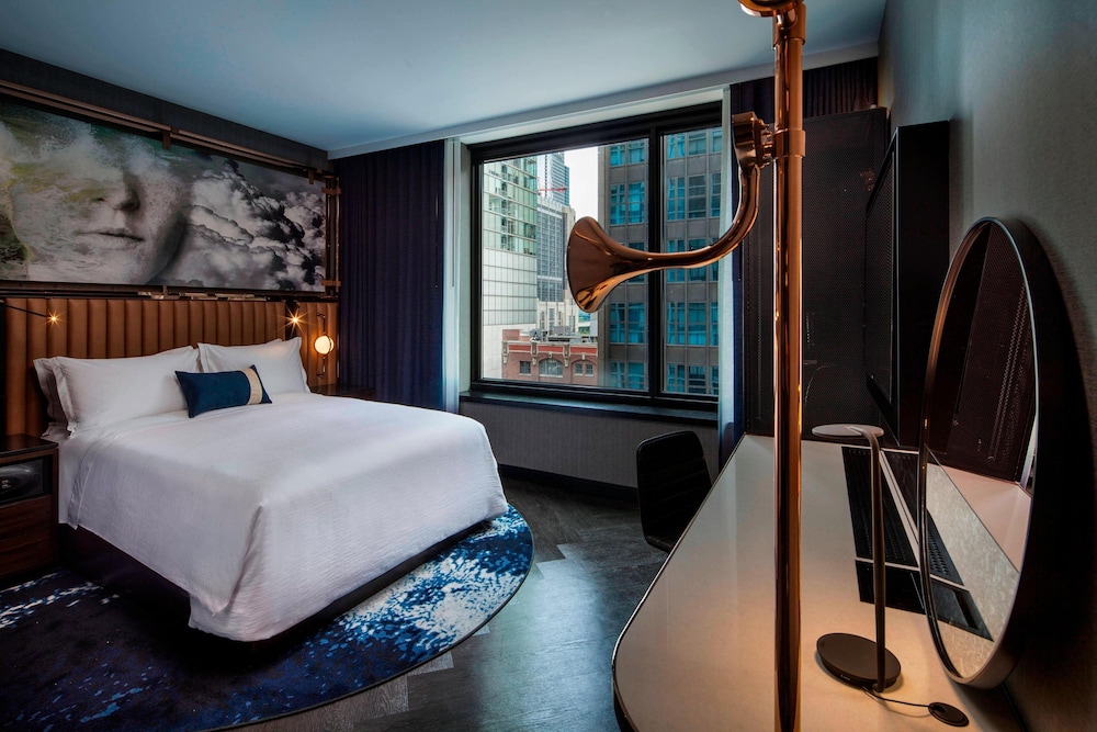 Room at Hotel Emc2 Autograph Collection, CHICAGO - IL