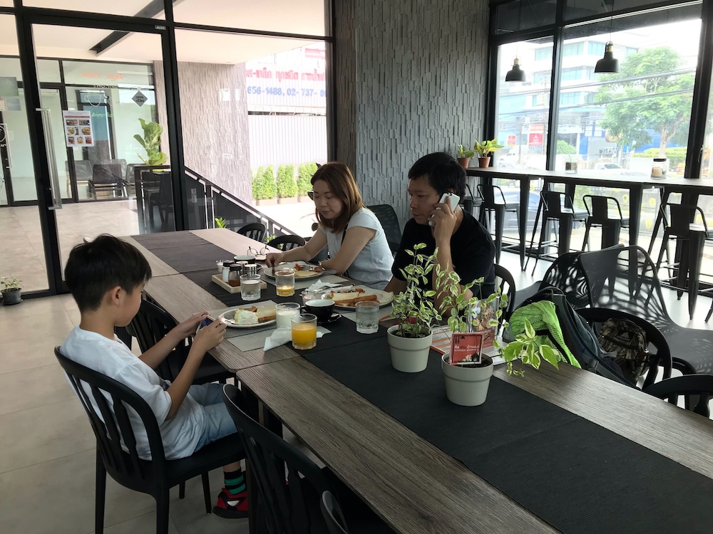 Baan Mae Suvarnabhumi Airport 28/38