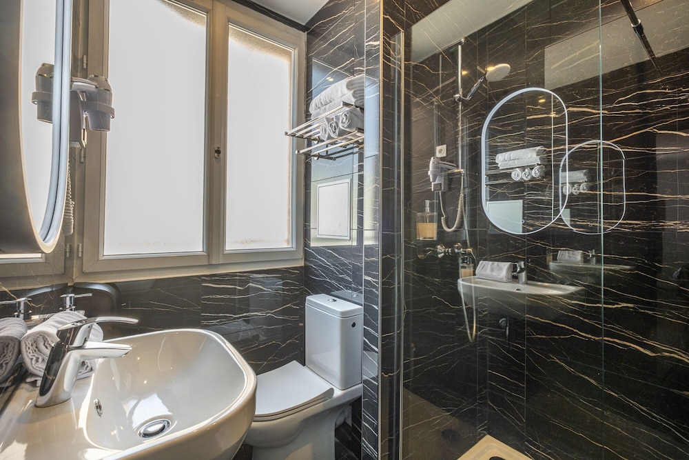 The Originals Boutique, Hotel Le Marignan, Le Havre Centre Gare 36/40