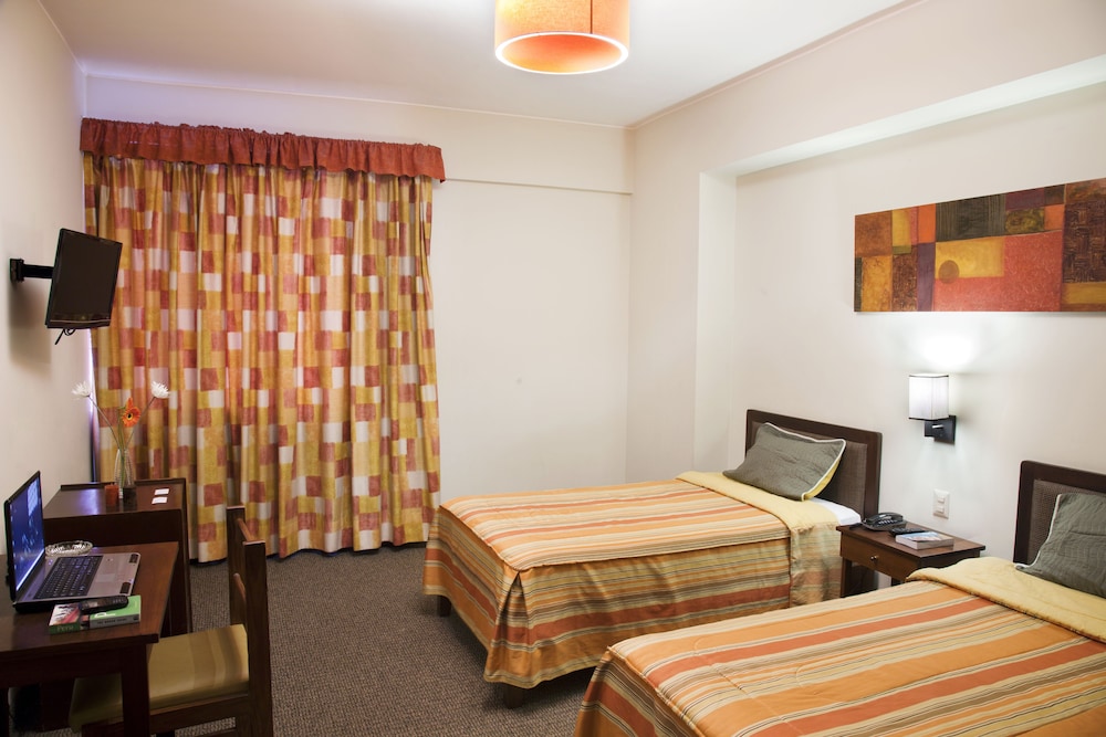 Kamana Hotel 6/28