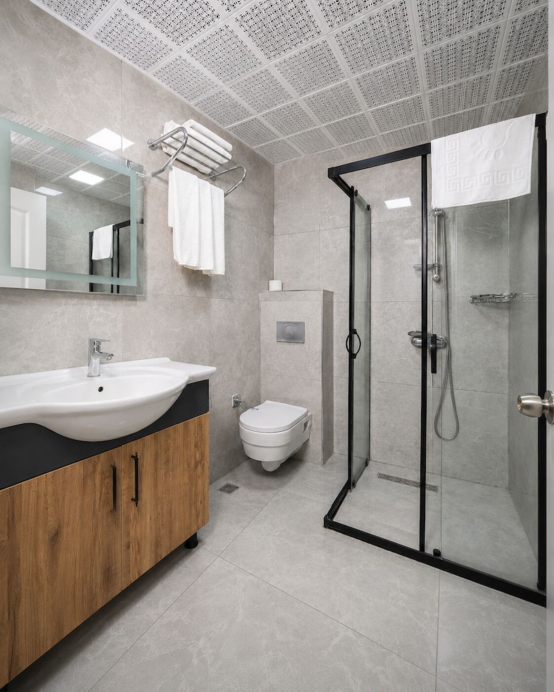Latifoglu Hotel 49/50