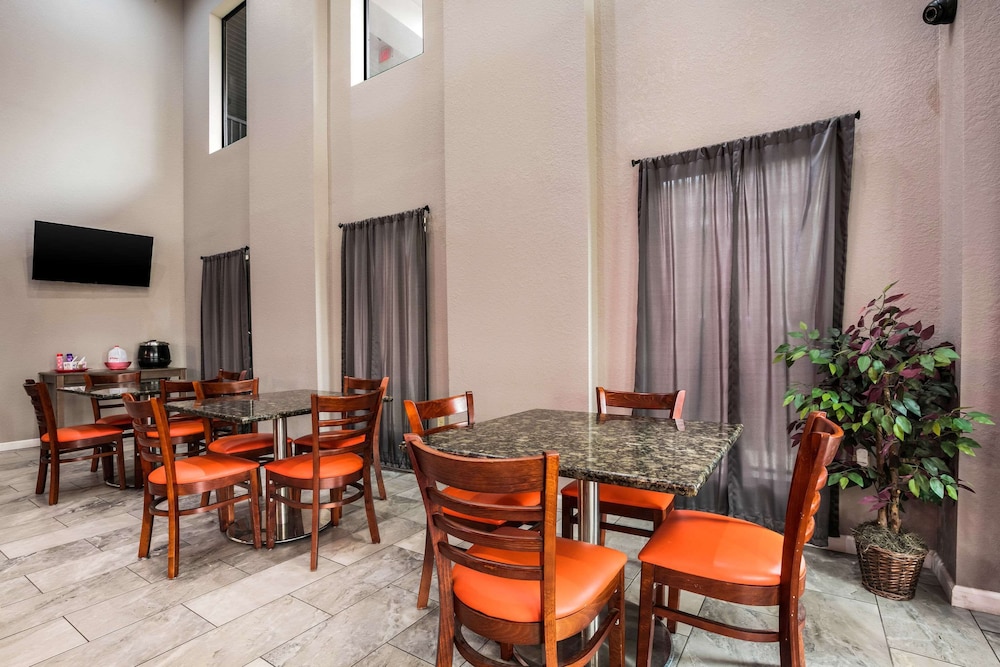 Econo Lodge Forrest City I-40 29/43