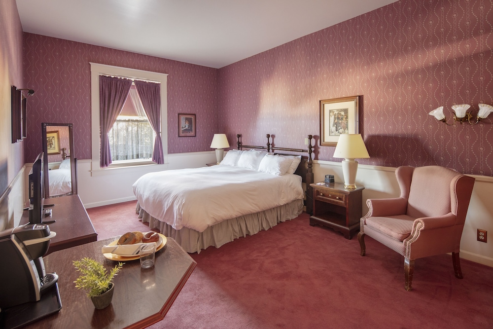 HISTORICAL, KING BED, ACCESSIBLE