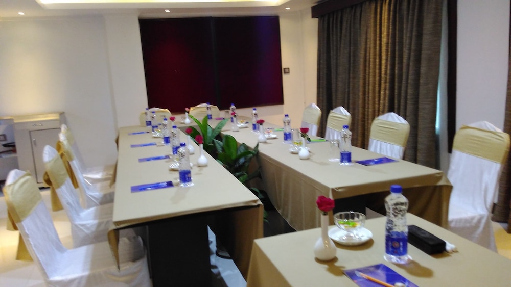 Airport City Hotel 29/35