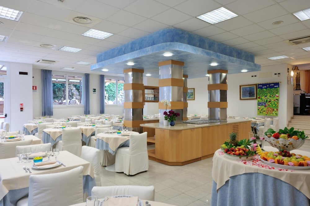 Hotel Salus 37/46