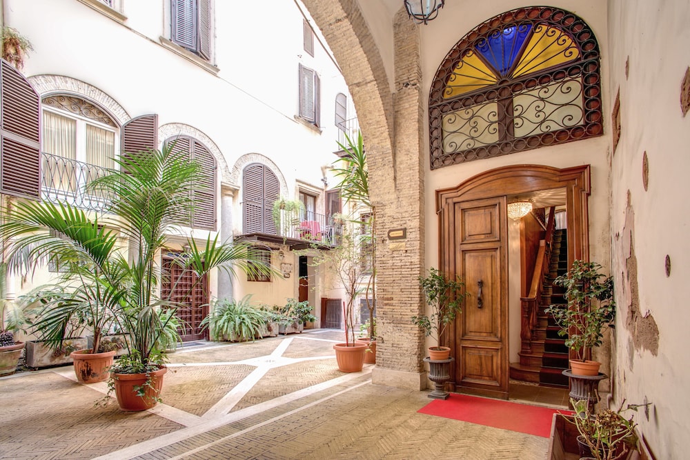 Navona Gallery Suites 41/50
