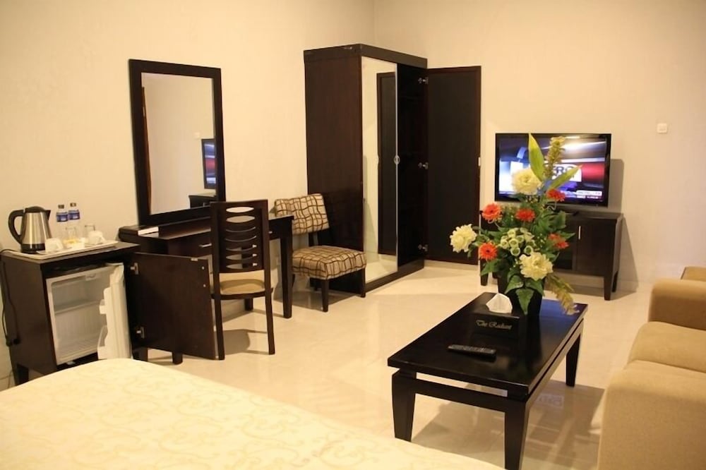 The Radiant Villa S Function Hall 12/18