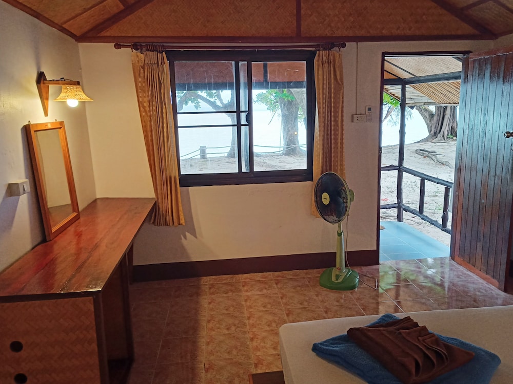 Kradan Beach Resort 48/48