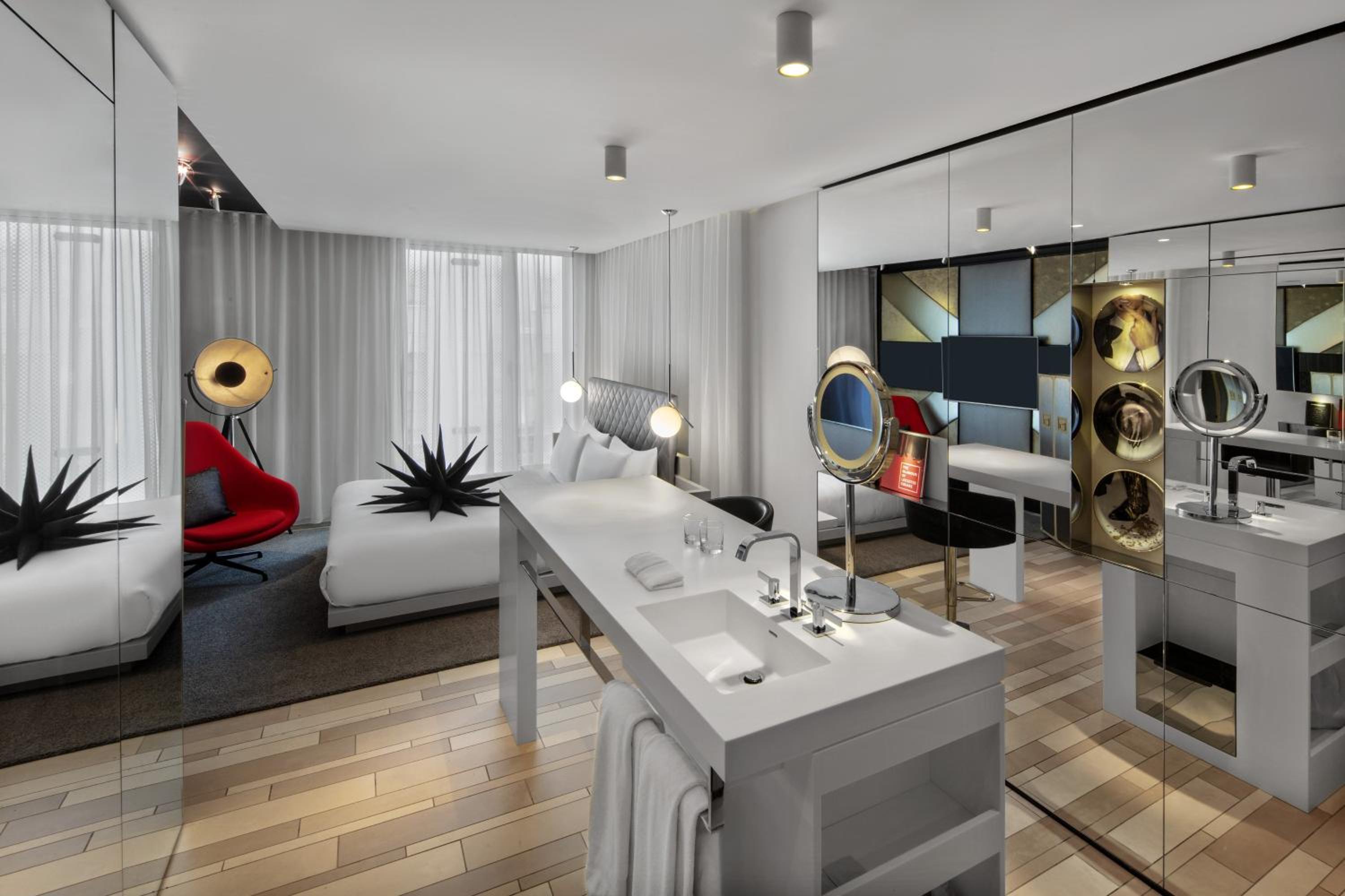 Wonderful, Guest Room, King Bed