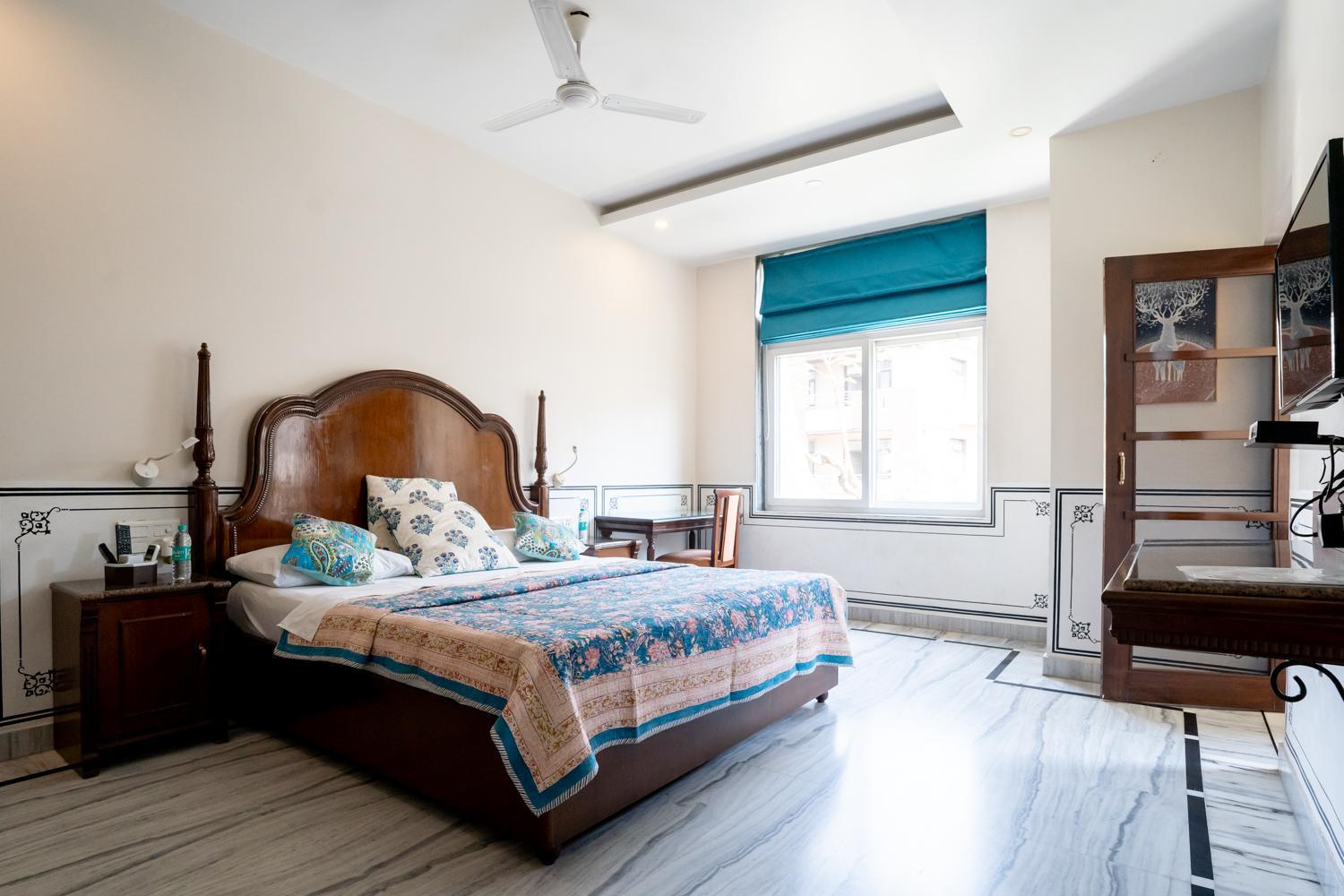 Super, Deluxe, Double Bed