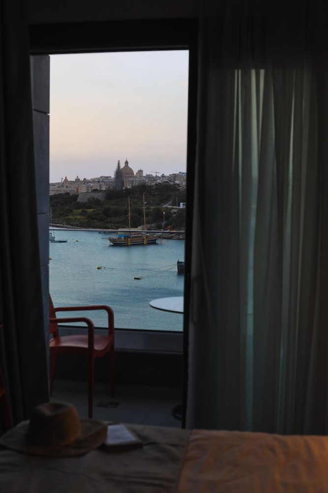 Verdi Gzira Promenade 65/69