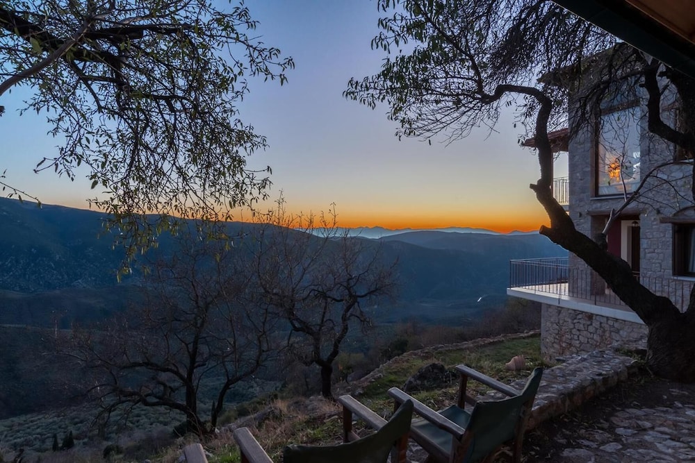 Almond House Suites Arachova 38/50