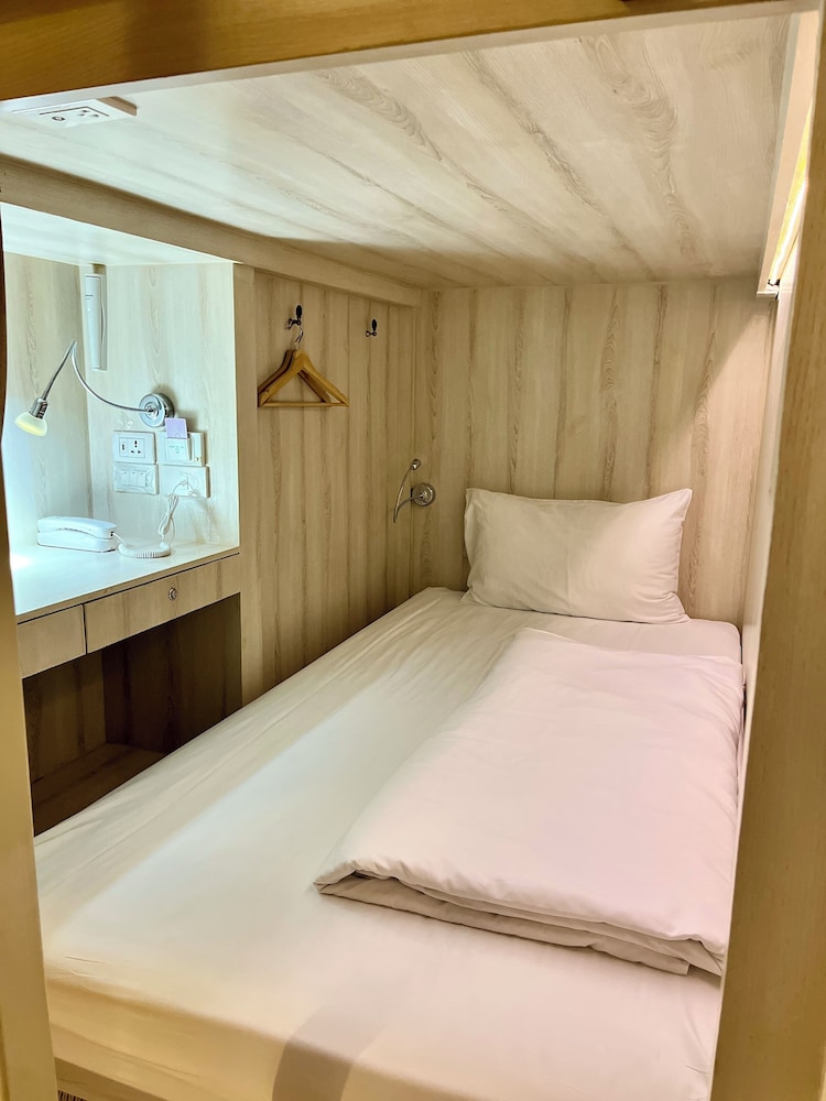 Lady M Hostel At Suvarnabhumi Airport - Female Only 13/49