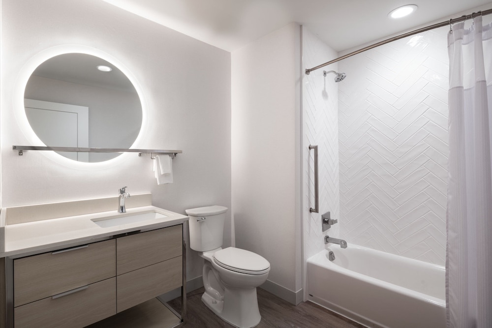 TownePlace Suites by Marriott New Philadelphia 29/33