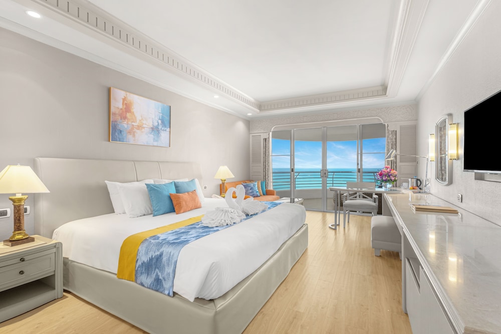Grand, Plus, King Bed, Sea View