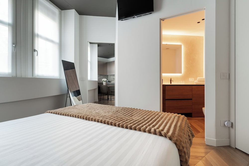 1 Bedroom, Apartment, Queen Bed, Sofa, Piazza View