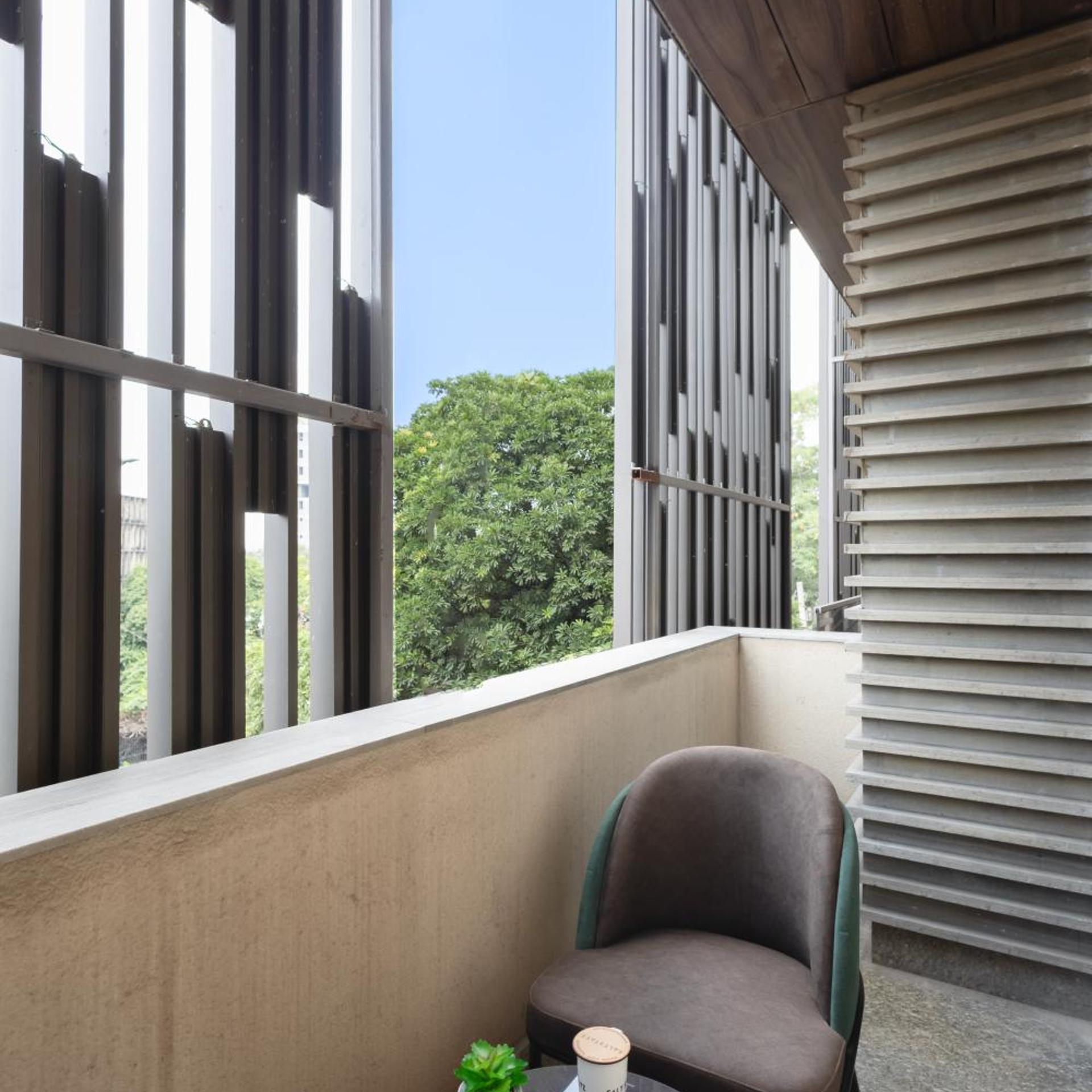 Saltstayz Premier Naraina Vihar 32/60