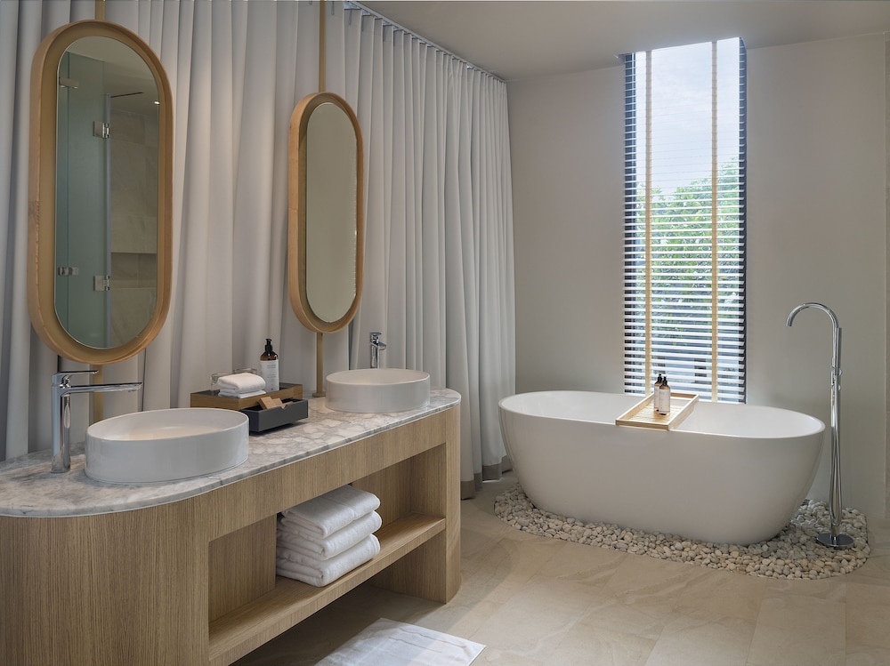 Mercure Rayong Lomtalay Villas and Resort 45/46