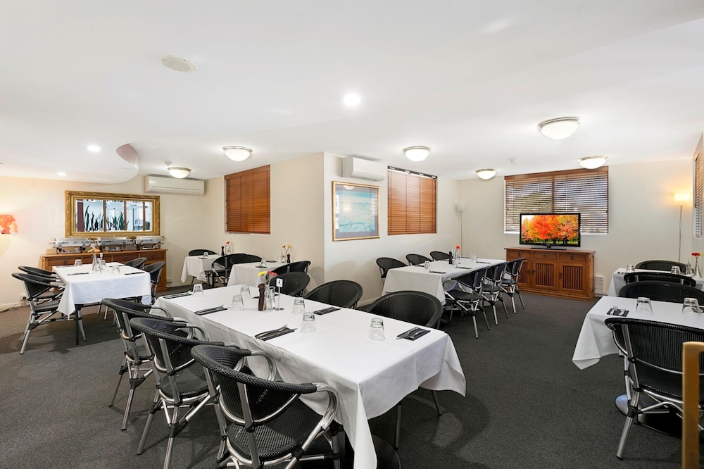 THE WELLINGTON APARTMENT HOTEL 41/48