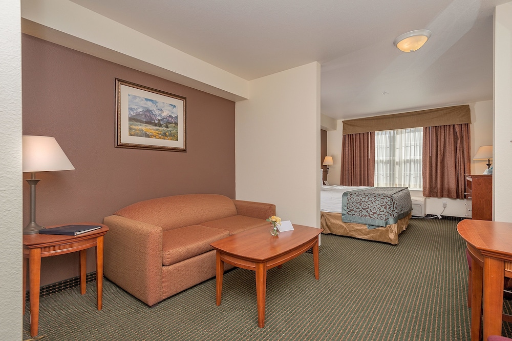 Days Inn By Wyndham Manitou Springs 31/42