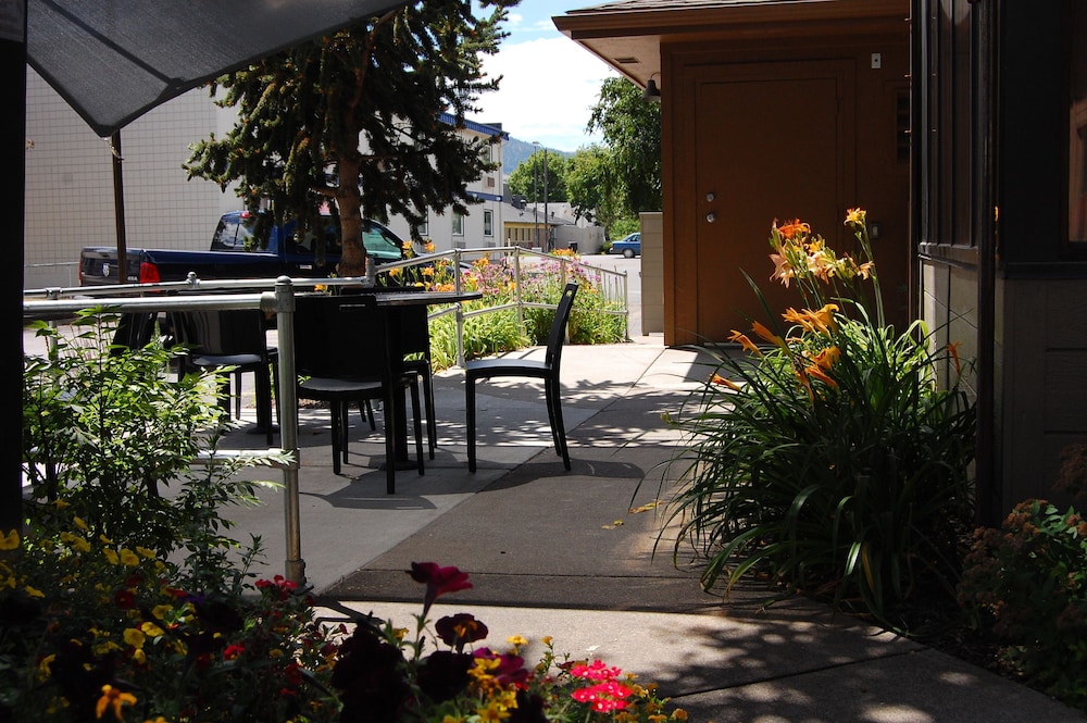 Days Inn and Suites by Wyndham Downtown Missoula-University 48/66