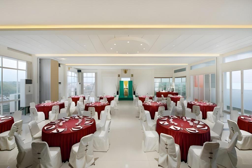 Puri Perdana Hotel & Convention Hall 43/57