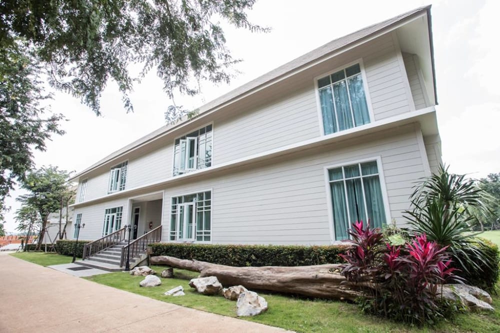 The Vintage Hotel Khaoyai 3/50
