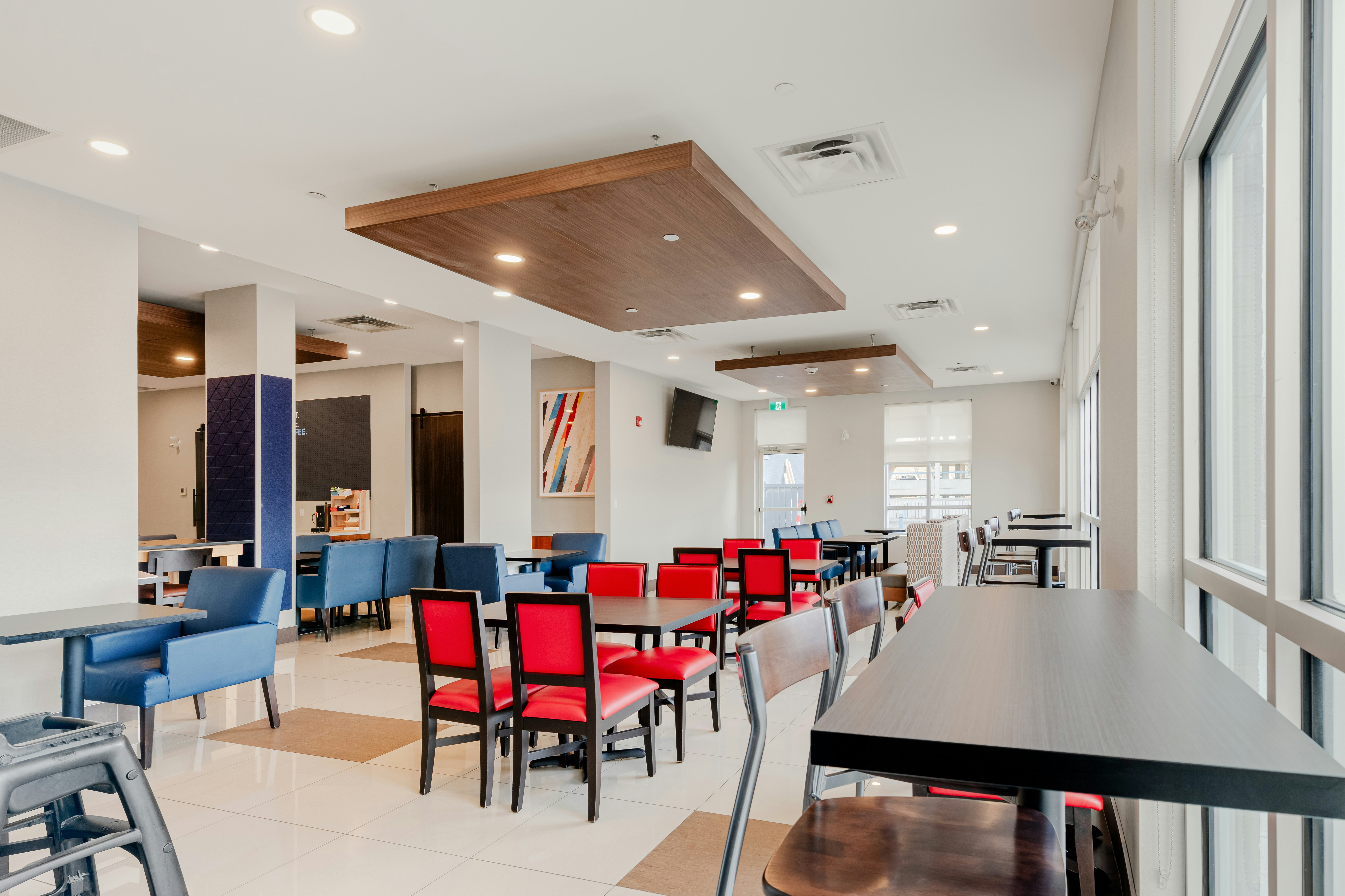 Holiday Inn Express Hotel Suites Edmonton South 36/50
