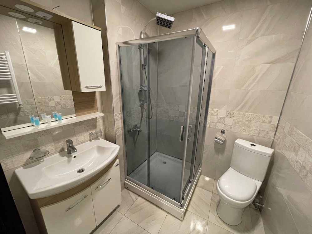 Batumi Real Lux 45/50