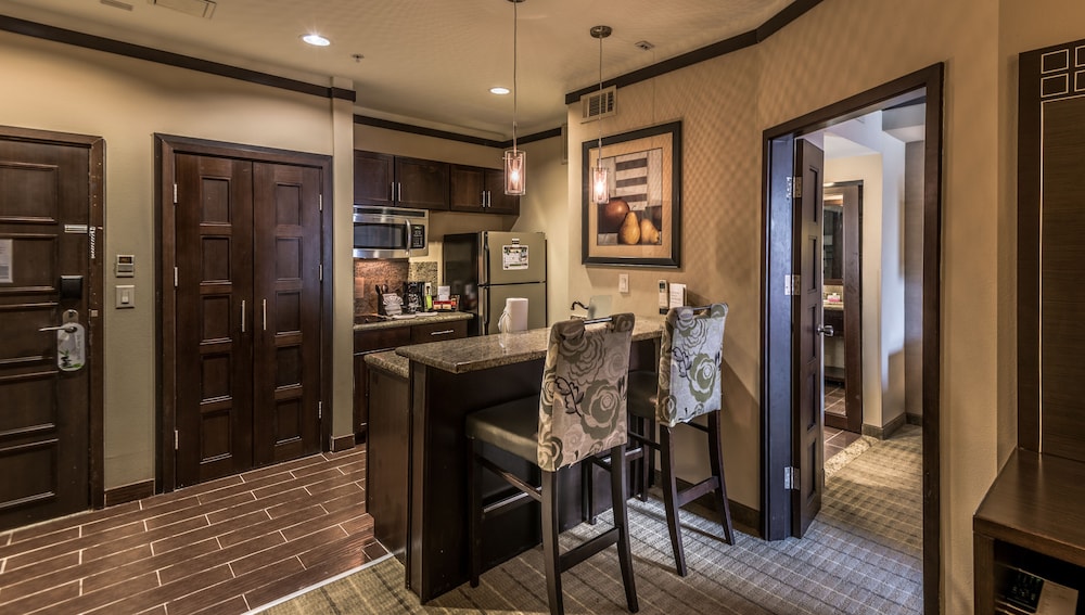 Staybridge Suites Dfw Airport North 58/75