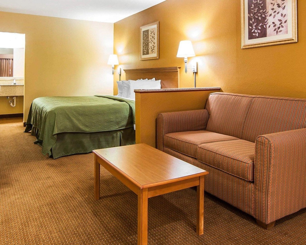 Quality Inn & Suites Cartersville North 30/42