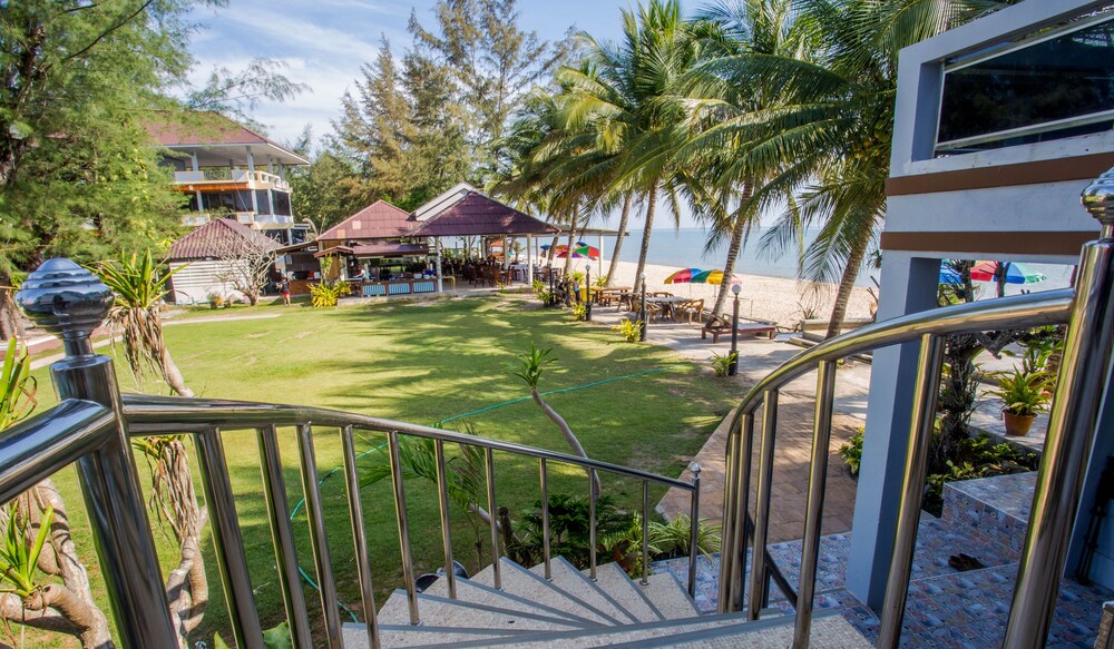 The Uncle Beach Resort 41/50
