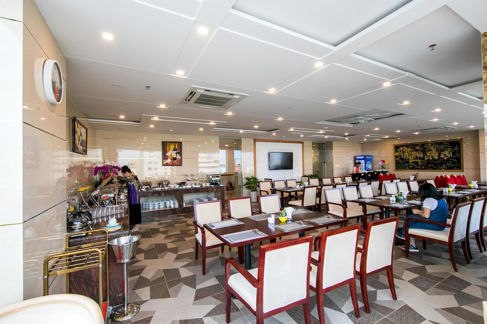 Le Saigon Hotel 51/56