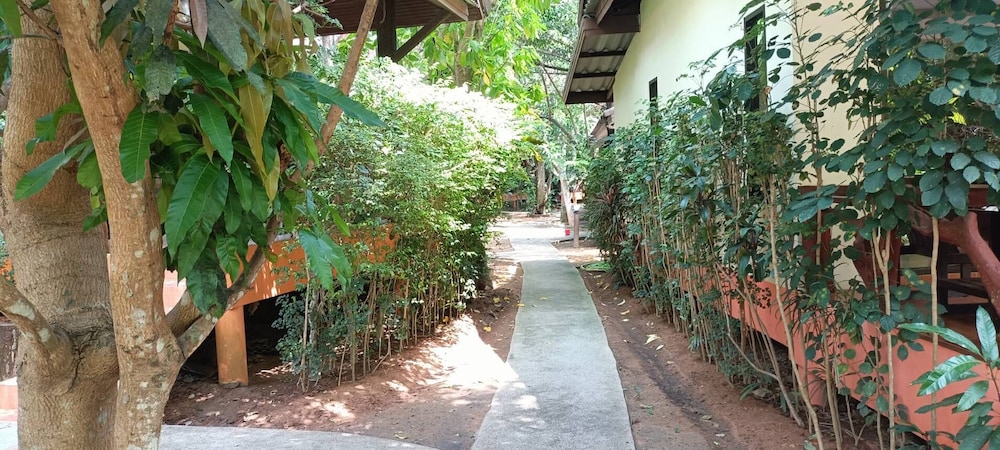 Baan Suan Resort 50/54