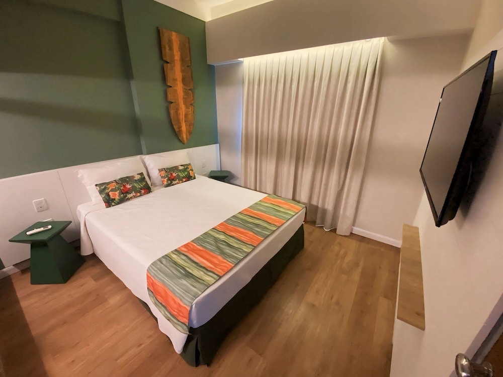 Hot Beach Suites 16/50
