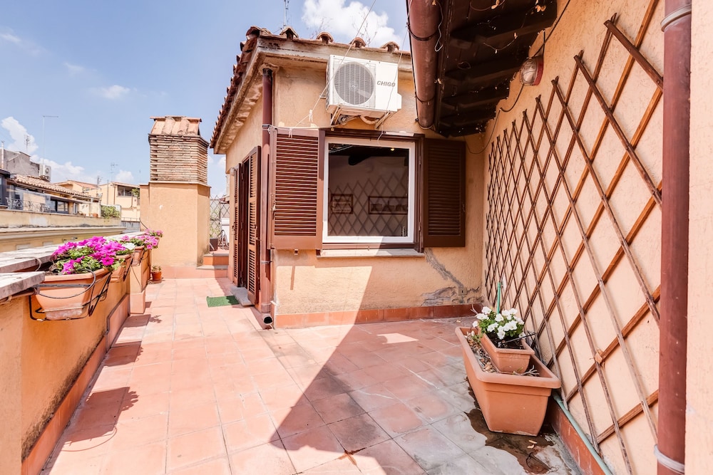 Romantic House in Trastevere 25/33