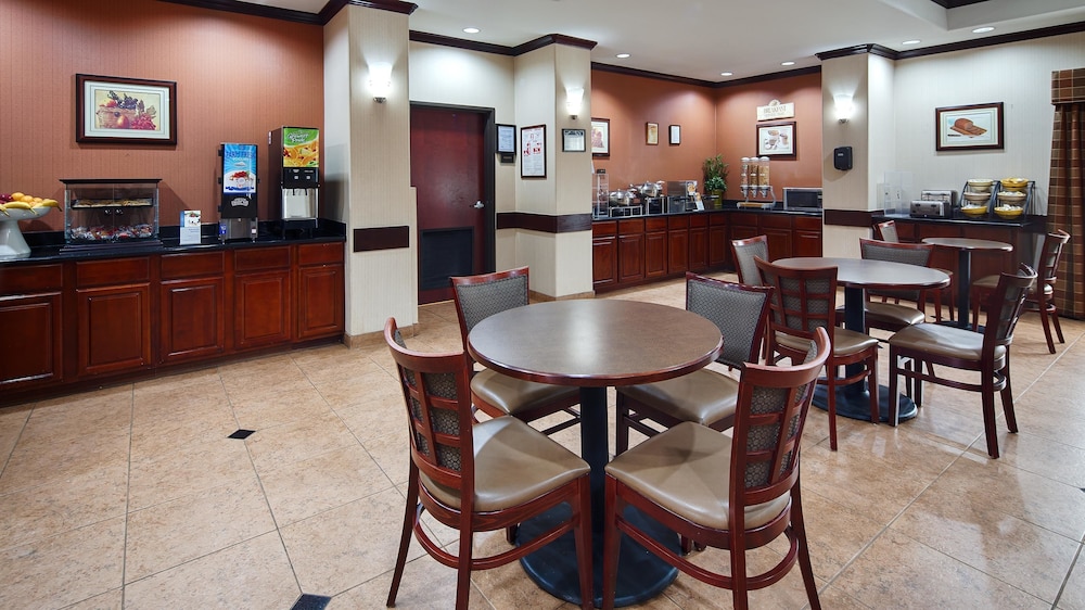 Best Western Plus Katy Inn & Suites 25/27