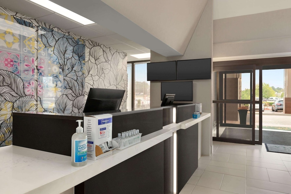 La Quinta Inn & Suites by Wyndham Dothan 18/71