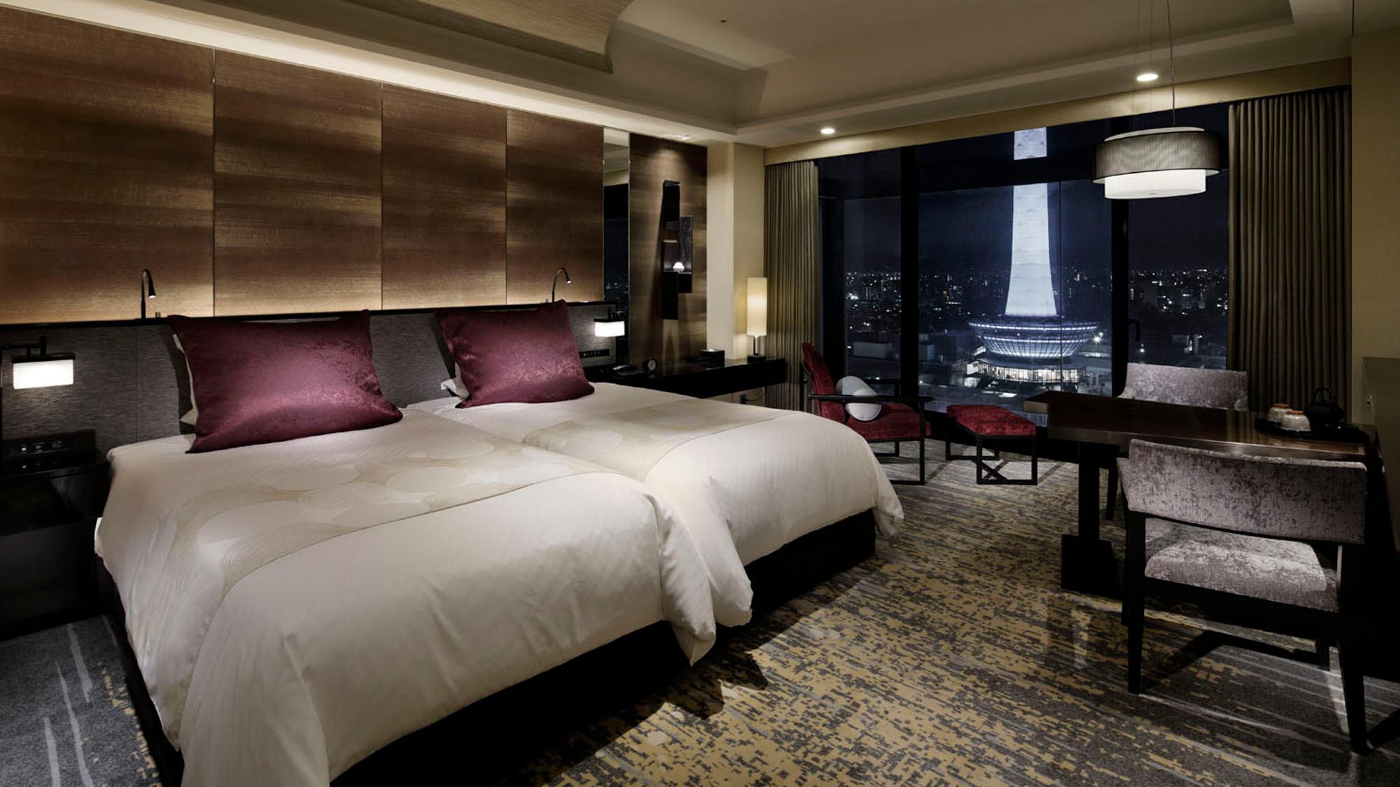 Deluxe, Twin Beds, Gran Via View, Twin Towers View