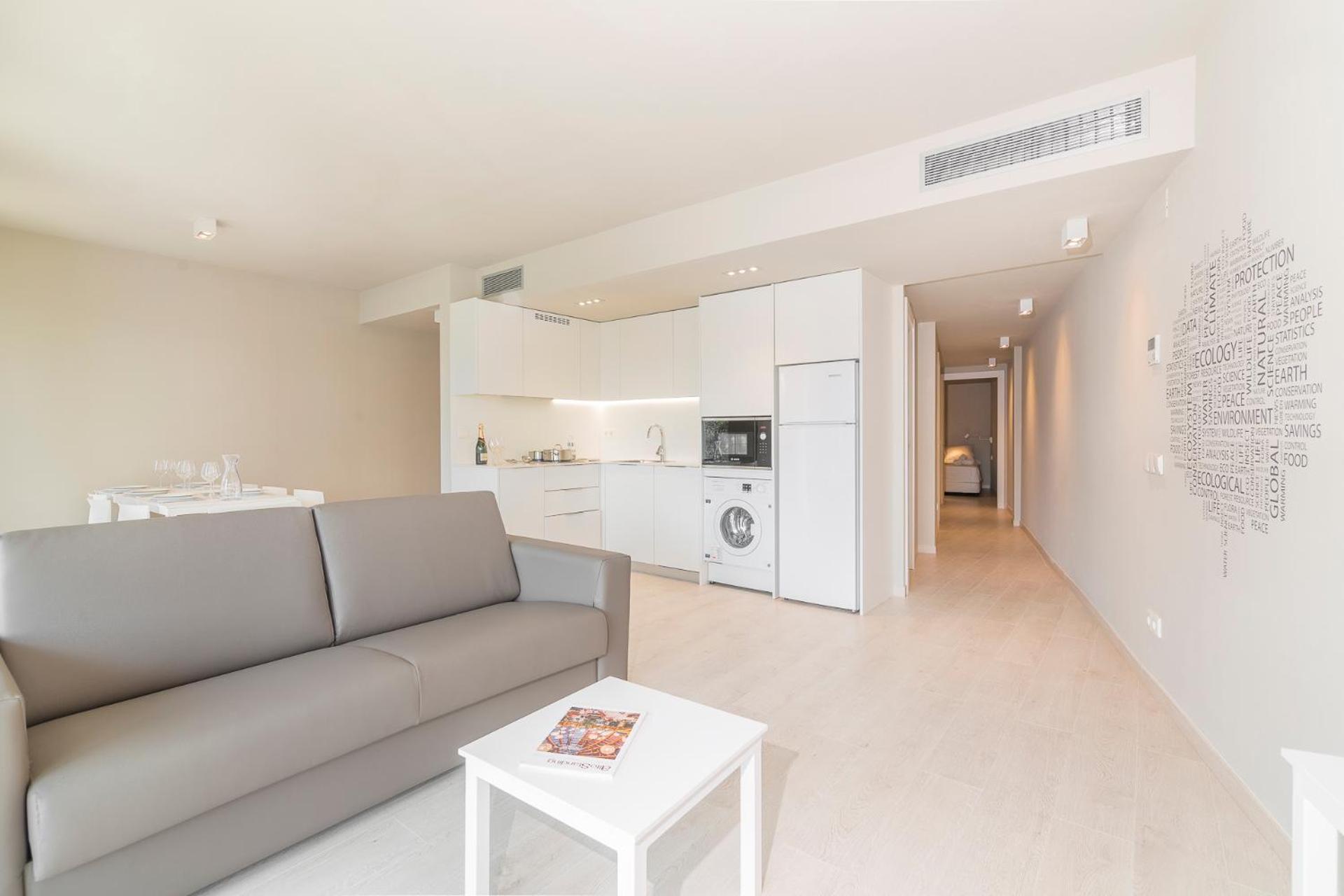 Daro Apartments 4/51