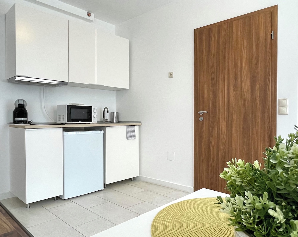 Central Passage Apartments 6/72